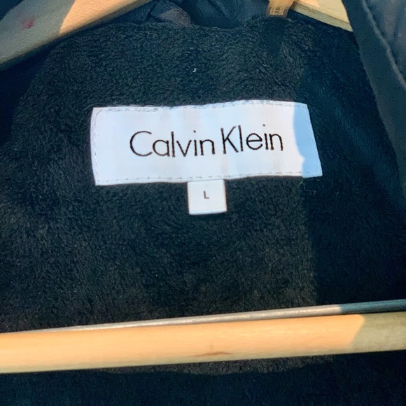 Women’s Black Calvin Klein Winter Jacket size Large - classic style and comfort - Picture 3 of 5